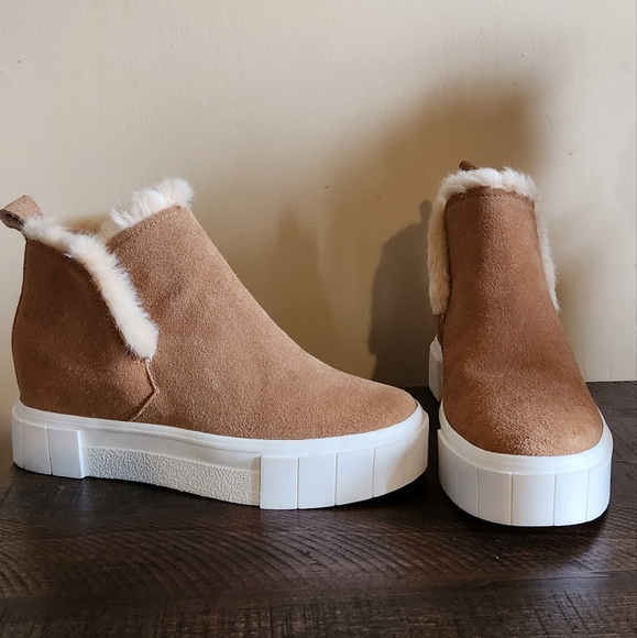 Dolce Vita Tan Ankle Boots with White Sole - Picture 1 of 8